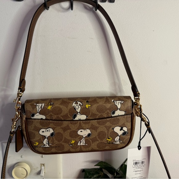 NWT Coach X Peanuts Hailey Flap Bag In Signature Canvas With Snoopy Print - Picture 6 of 10